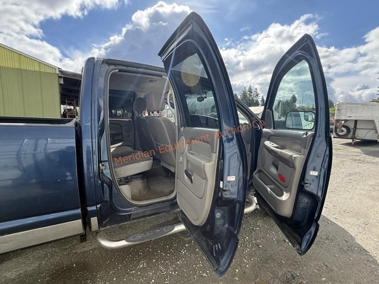 2004-dodge-ram-3500-image-30