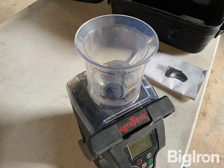 john-deere,-ag-mac-moisture-testers-image-14