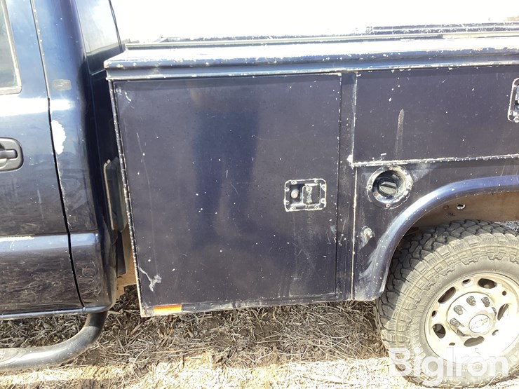 2005-chevrolet-silverado-2500-image-13