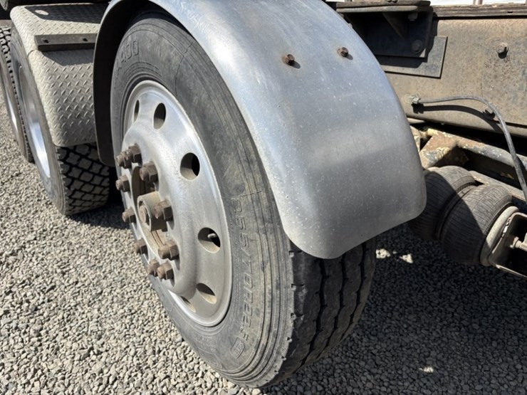 2000-kenworth-t800b-image-15