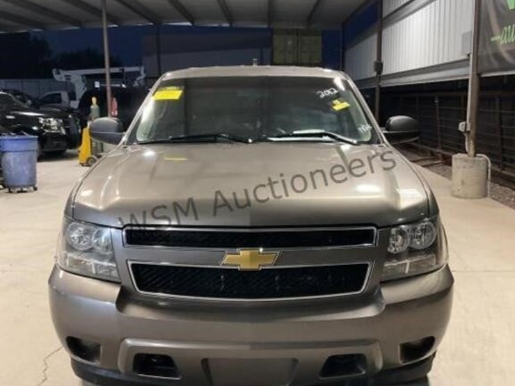 2012-chevrolet-tahoe-image-3