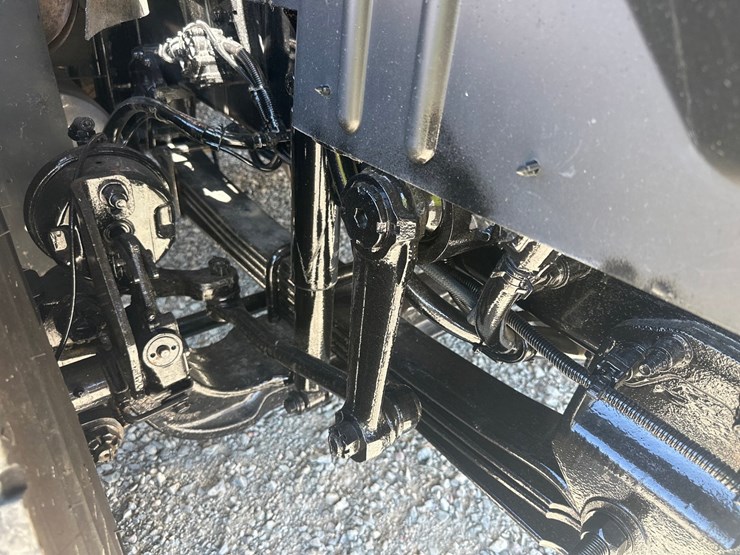 2012-international-7600-image-42