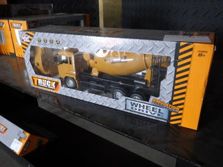 sklp-mixer-truck-toy-image-1