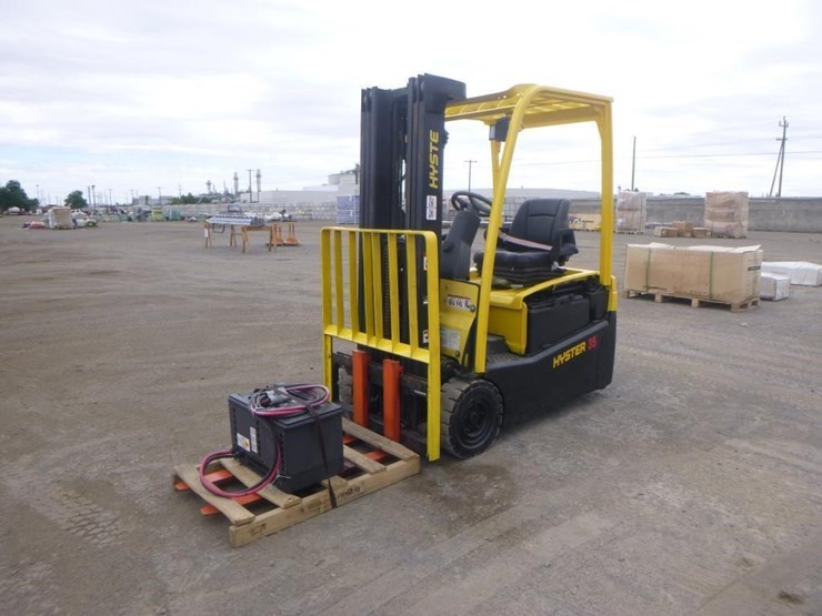 hyster-j35xnt-forklift-image-1