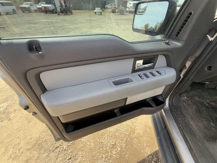 2014-ford-f150-xl-image-27