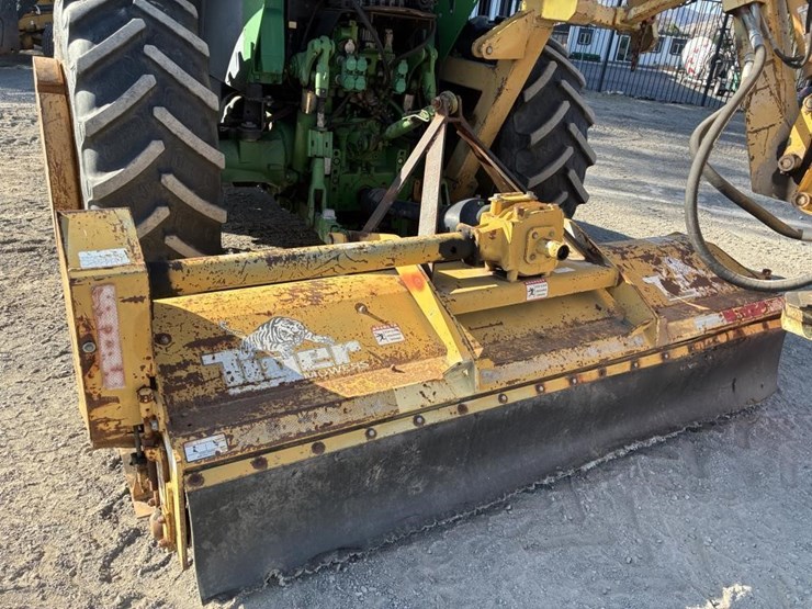 2005-john-deere-7220-image-16