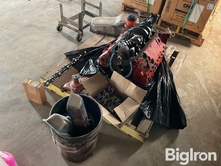 gm-small-block-v-8-gas-engine-image-7