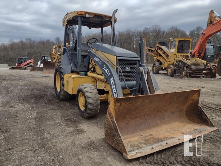 2010-deere-310j-image-40