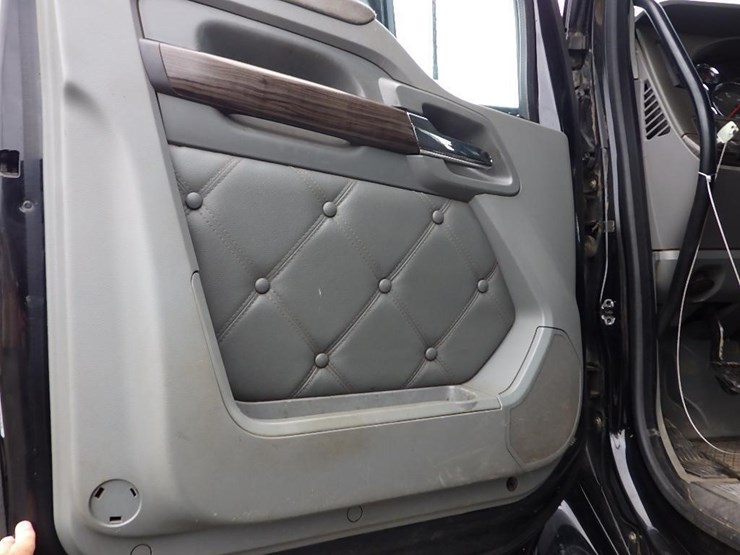 2017-kenworth-t800-image-62