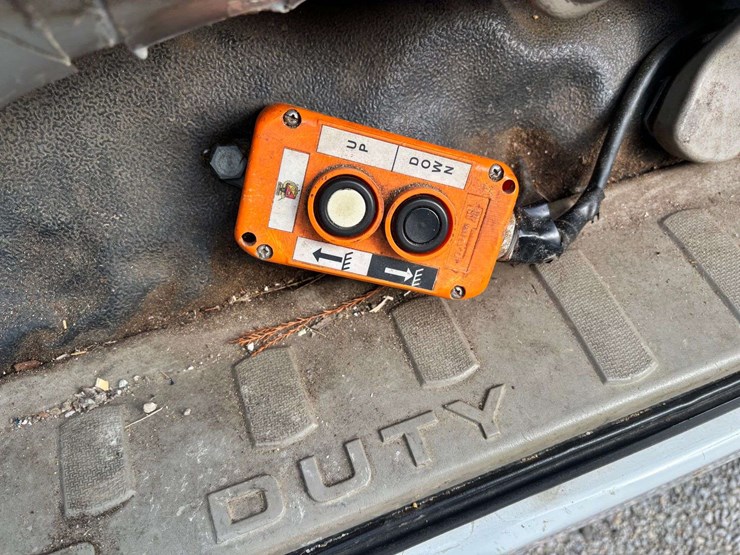 2008-ford-f550-image-32