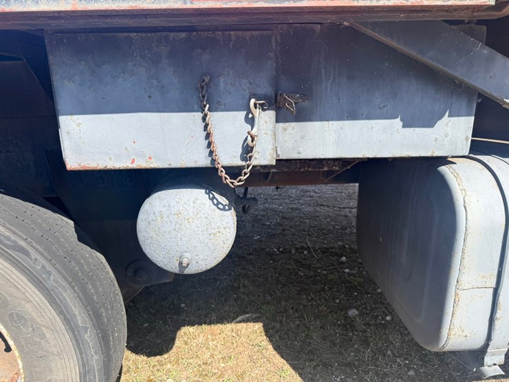 #1119-•-1990-international-navistar-paystar-5000-26'-flat-bed-truck-image-40