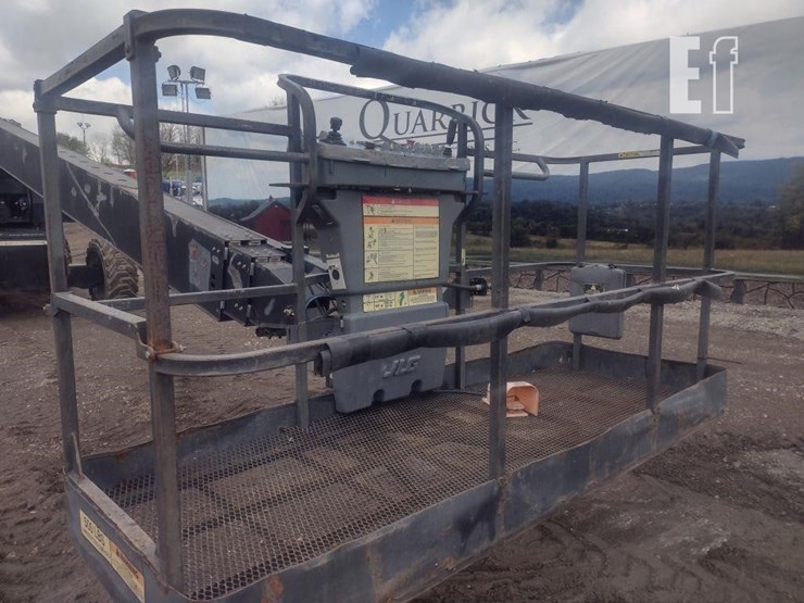 2013-jlg-800s-image-7