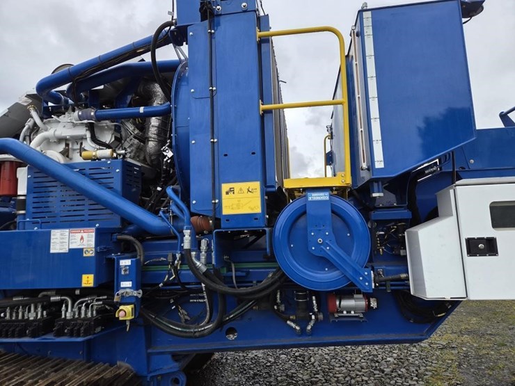 2022-petersen-/-astec-5710d-horizontal-grinder-image-4