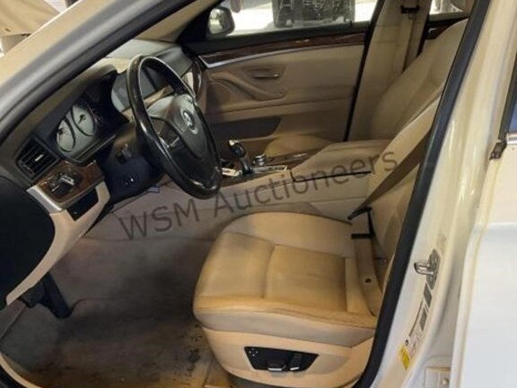 2011-bmw-528i-sdn-image-20