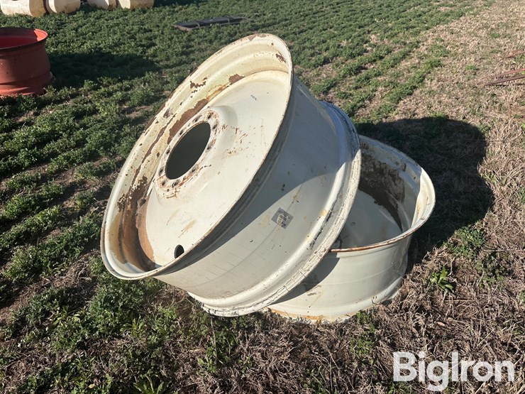 new-holland-t7040-image-1