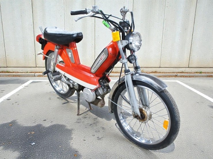 1979-peugeot-105-moped-image-2
