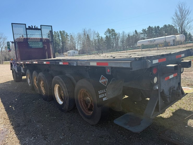 #1119-•-1990-international-navistar-paystar-5000-26'-flat-bed-truck-image-3