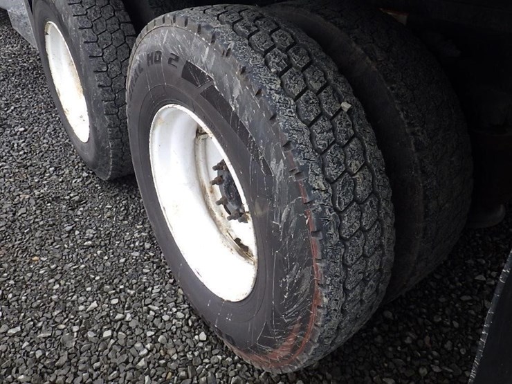 2012-freightliner-cascadia-125-image-64