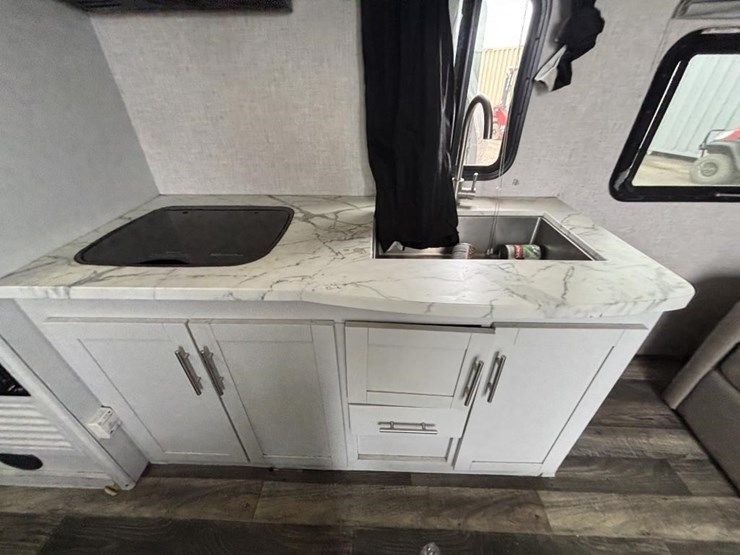 2020-bullet-bl2200bh20-travel-trailer-image-30