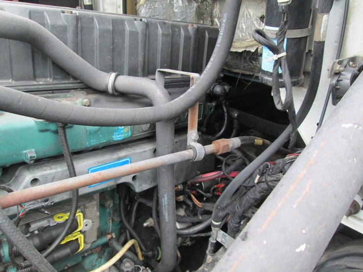 #46184-•-2008-volvo-t/a-sleeper-truck-tractor-4v4nc9gh08n482694-image-31