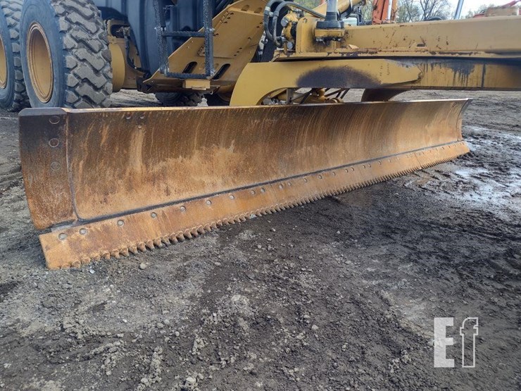 2010-caterpillar-120m-image-34