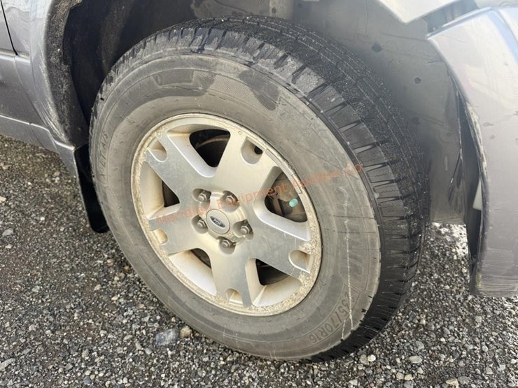 2007-ford-escape-image-16