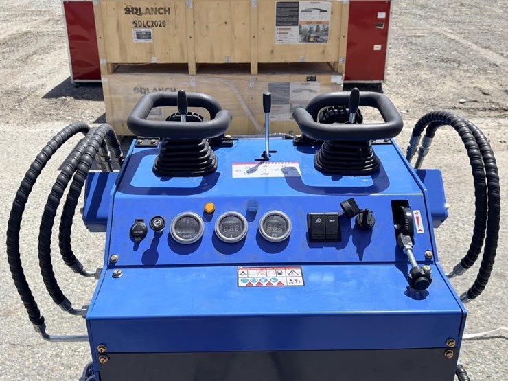 2026-zjg-zj-380-skid-steer-loader-image-10