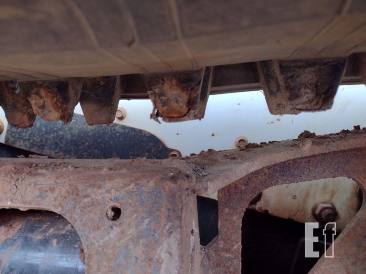 2013-bobcat-t770-image-34