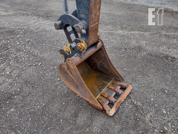 2020-deere-35g-image-23