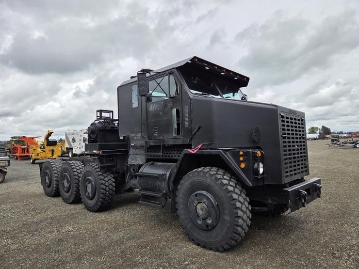 2002-oshkosh-m1070-image-3