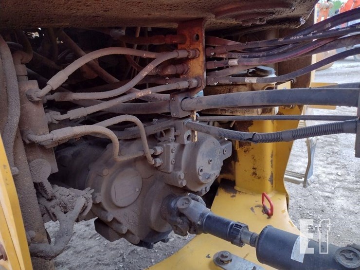 2015-caterpillar-914k-image-35