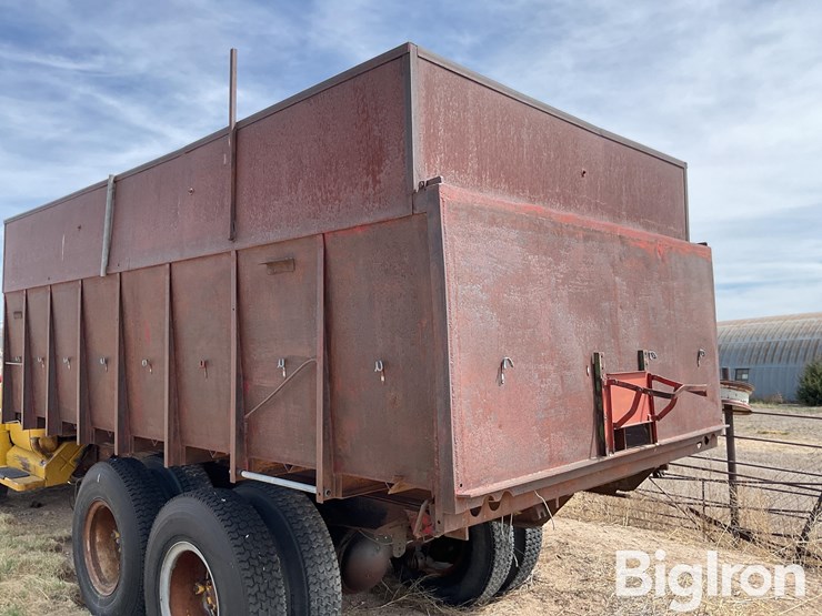 1953-diamond-t-622-28m-t/a-grain-truck-image-17