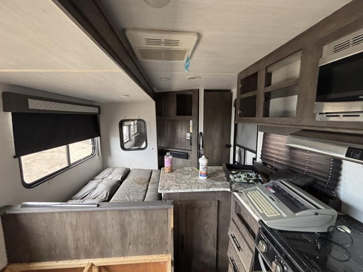 2020-wildwood-wdt26dbud-ca-travel-trailer-image-44