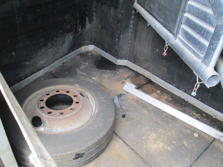 #46187-•-1990-featherlite-g1108-46'-s/a-aluminum-horse-trailer-1fpl38105la912062-image-21