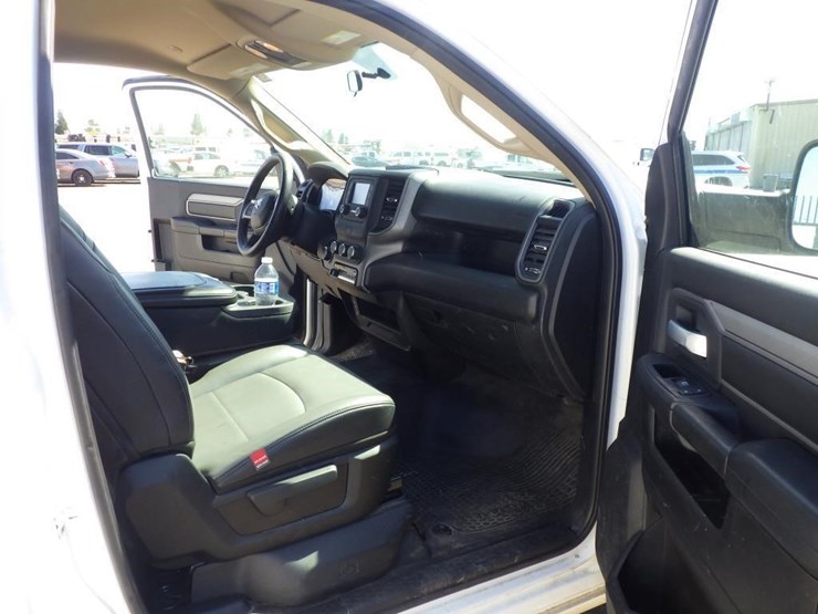 2019-dodge-2500-image-6