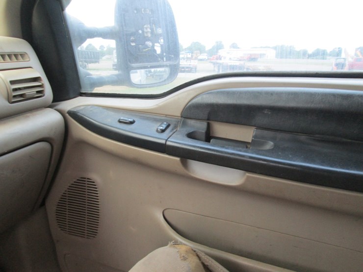 2005-ford-f350-image-31