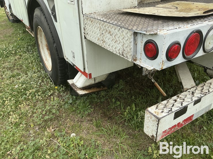 1997-international-4700-image-12