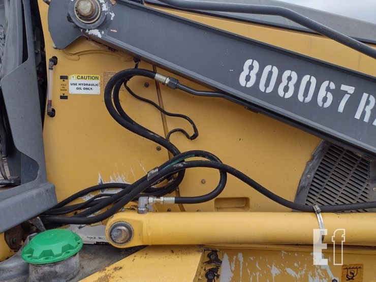 2010-deere-310j-image-25