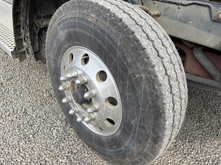 2019-kenworth-t880-image-17