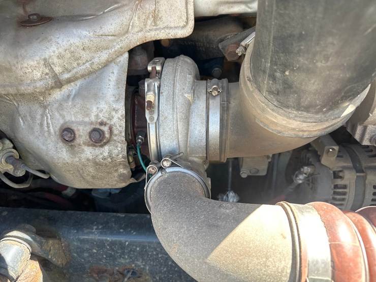 2014-massey-ferguson-8-image-54