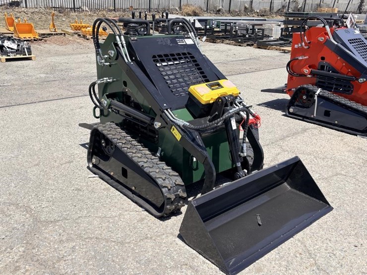 2026-zjg-zj-380-skid-steer-loader-image-2