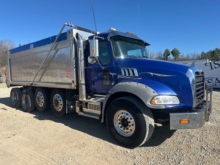 2019-massey-ferguson-8-image-7