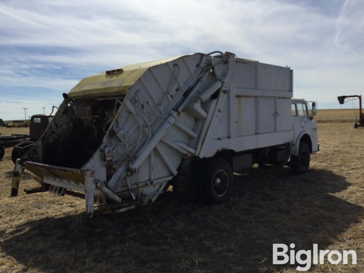 1978-ford-8000-image-5