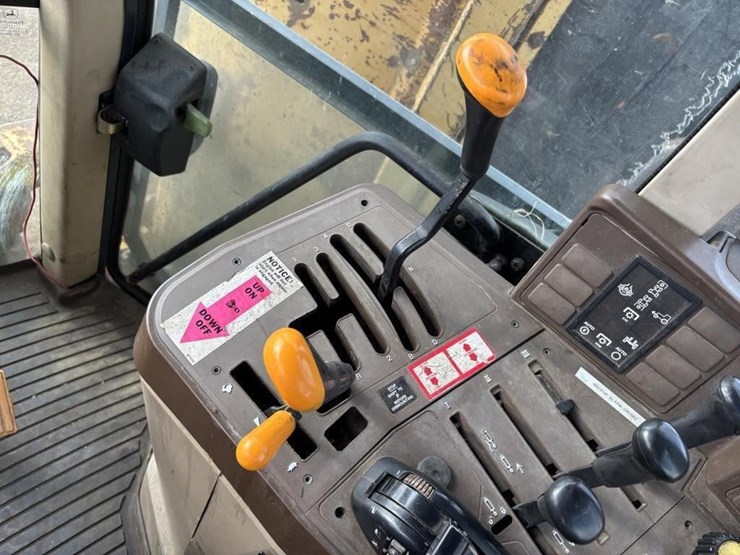 2001-john-deere-6410-image-43