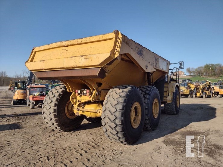 2019-caterpillar-745-image-43