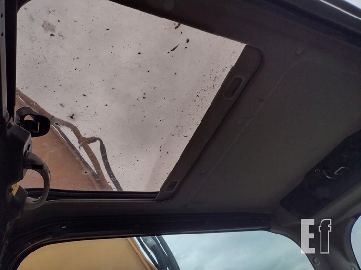 2015-case-cx250c-image-10