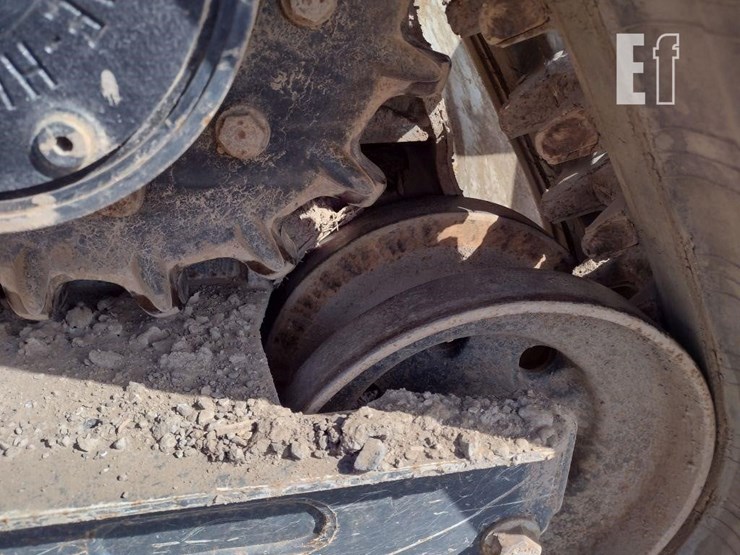 2023-deere-333g-image-13