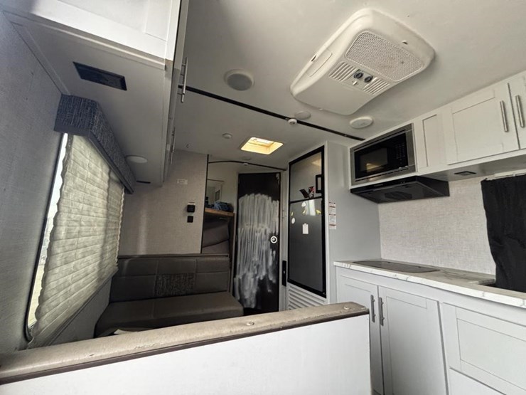 2020-bullet-bl2200bh20-travel-trailer-image-28