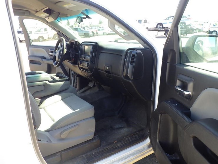 2018-chevrolet-1500-image-6