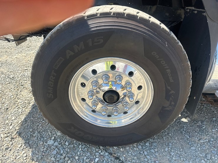 2012-international-7600-image-64